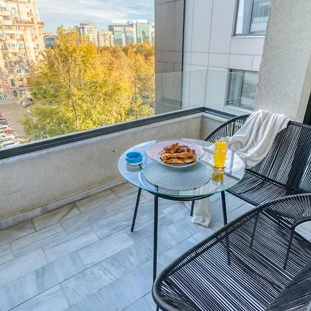 Comfort: 1br In Union Plaza Building Διαμέρισμα *