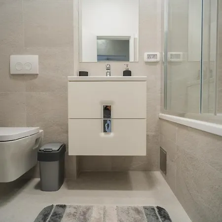 Comfort: 1br In Union Plaza Building *