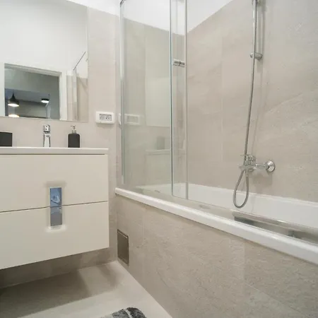 Comfort: 1br In Union Plaza Building