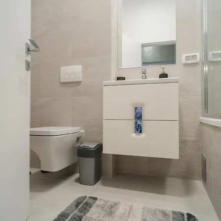 Apartment Comfort: 1br In Union Plaza Building Bukarest