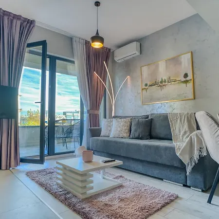 Apartment Comfort: 1br In Union Plaza Building Bukarest