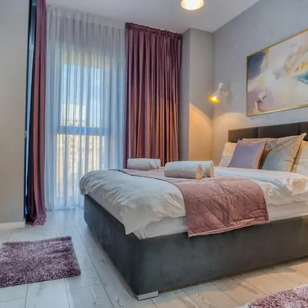 Apartment Comfort: 1br In Union Plaza Building